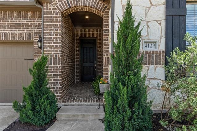 Building Photo - 4129 Angelina Dr