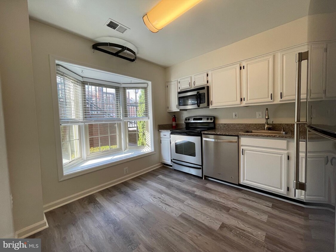 Primary Photo - 2506 Fairfax Dr