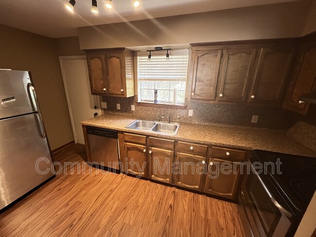 Building Photo - 191 Bellewood Dr