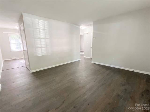 Building Photo - 4903 Highlake Dr
