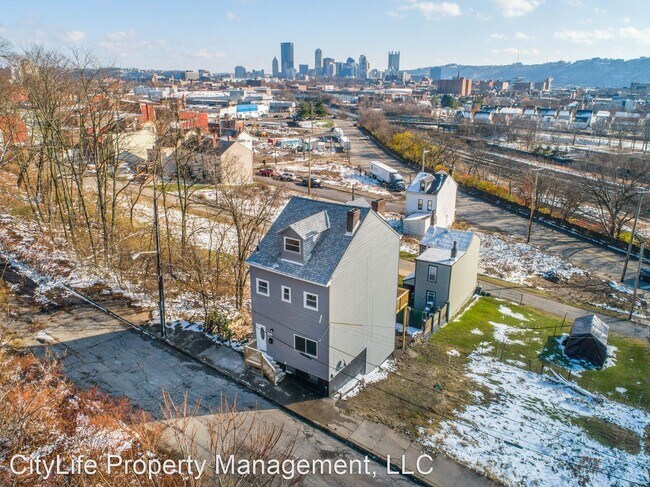 Foto del edificio - 4 br, 2 bath House - 1237 Stranmore Street