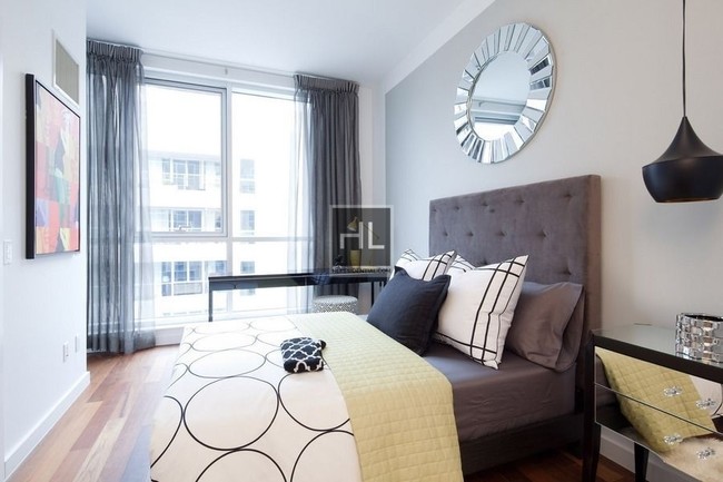 Building Photo - Gorgeous 1 BR W/ Balcony In N Williamsburg