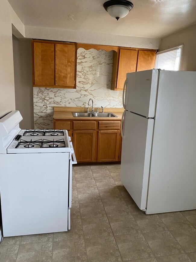Foto del edificio - 1521 W 28th St