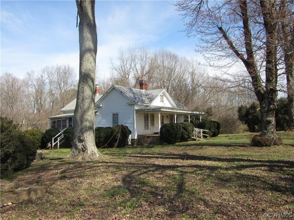 Building Photo - 17200 Amelia Ave