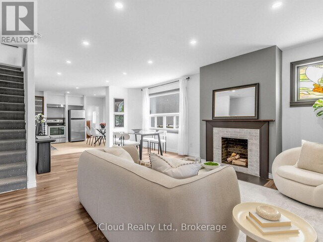 Photo du bâtiment - 1303 Woodbine Ave