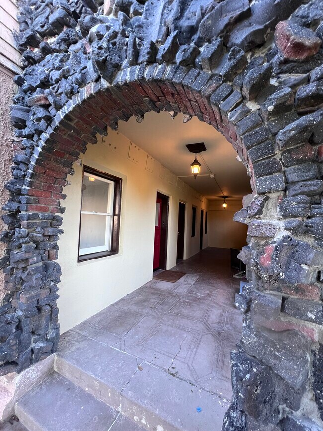 Front porch showing entrance doors. - 1342 Edgecliffe Dr
