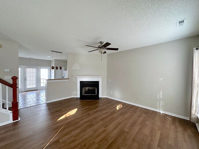 Building Photo - Great Home in the Heart of Apex w/ Fenced ...