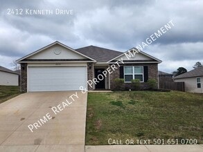 Building Photo - 2412 Kenneth Dr