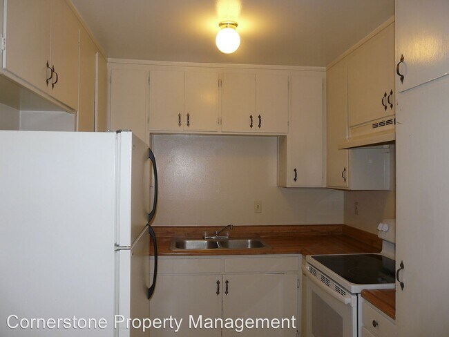 Building Photo - 1657 Merrill Dr