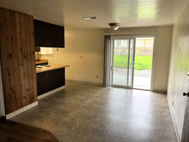 Building Photo - Pet Friendly Arcata Home With Large Yard, LVP Flooring & Laundry Hook Ups