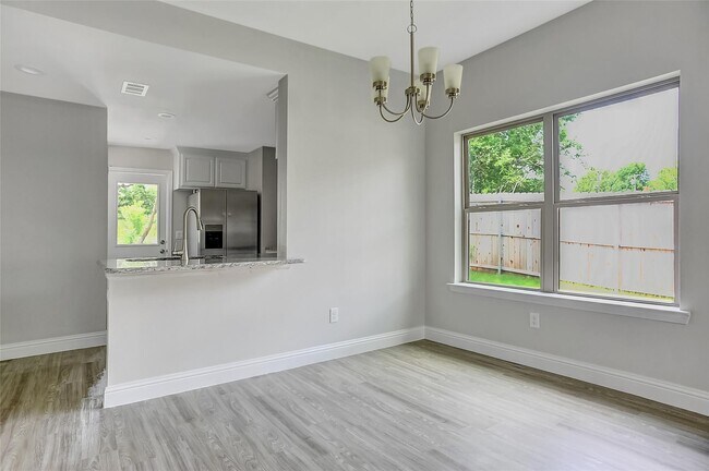 Foto del edificio - 1100 W Day St