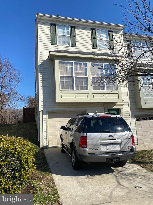 907 Vauxhall Rd, Landover, MD 20785 Townhome Rentals in Landover MD