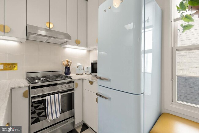 Foto del edificio - 3022 R St NW