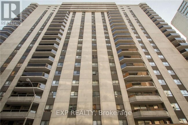 Building Photo - 470 Laurier Ave W