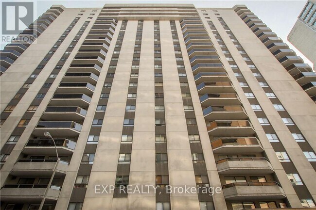 Photo du bâtiment - 470 Laurier Ave W