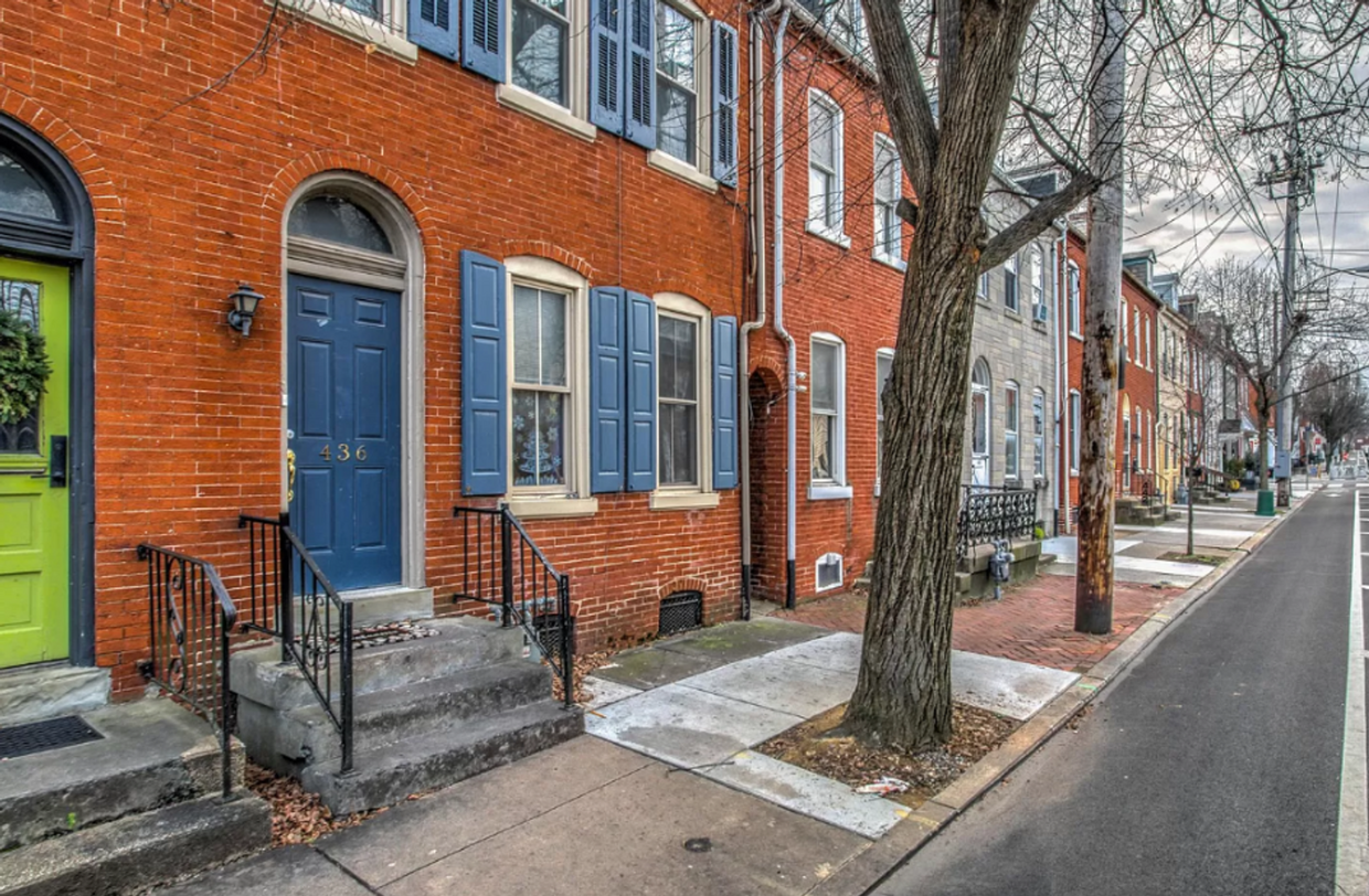 Primary Photo - 436 W Lemon St