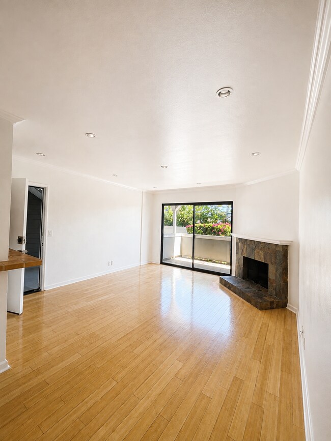 Foto del edificio - 7307 Haskell Ave