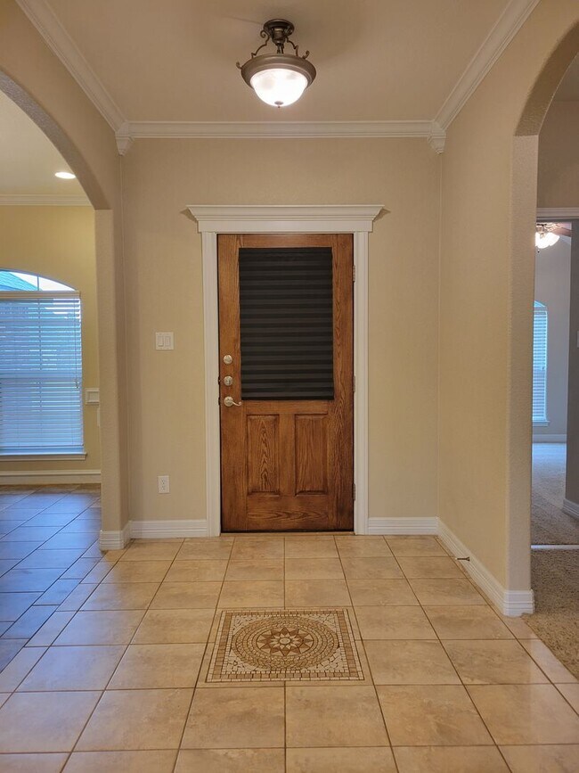 Foto del edificio - 2501 Leatherwood Dr