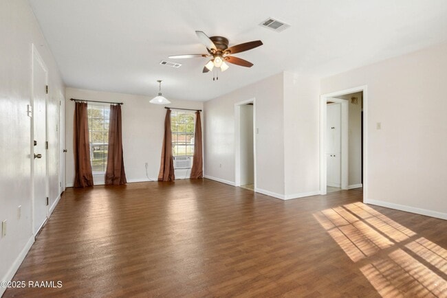 Foto del edificio - 1205 N Patricia Ave