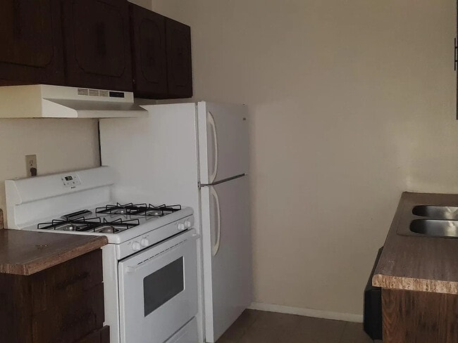 Building Photo - 1025 Shackelford Rd