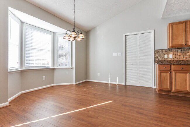 Foto del edificio - 77 Smiths Creek Dr