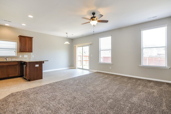 Foto del edificio - 3605 Morman Springs Ln