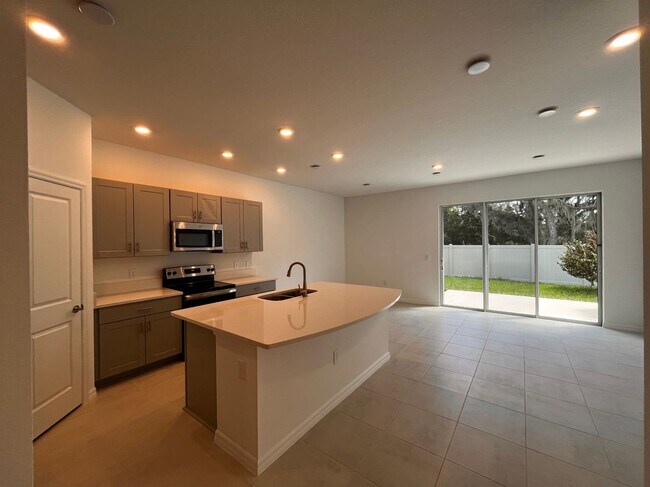 Building Photo - 3585 Anibal St