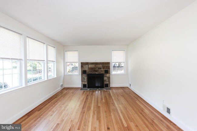 Foto del edificio - 3263 St Johns Ln