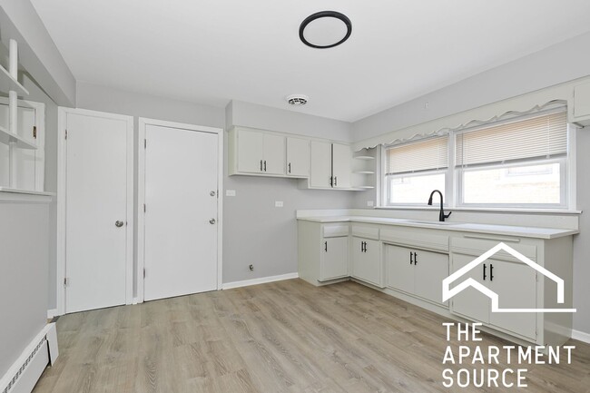Foto del edificio - 4448 W 59th St
