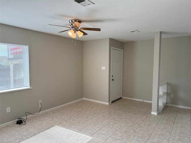 Building Photo - 13902 Buckingham Dr