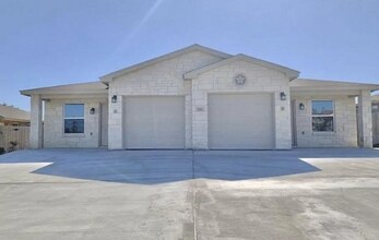 Building Photo - 310 Lowes Blvd