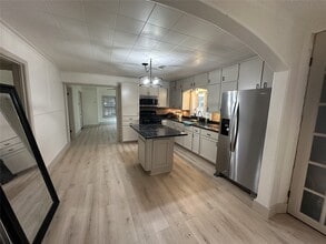 Building Photo - 1747 5th St