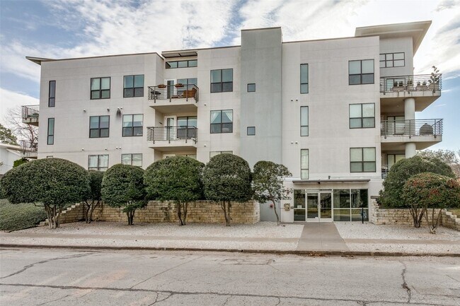 Foto del edificio - 4040 N Hall St