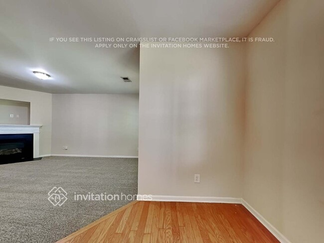 Building Photo - 7107 Fox Point Dr