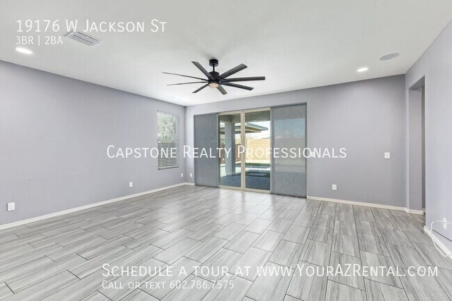 Foto del edificio - 19176 W Jackson St