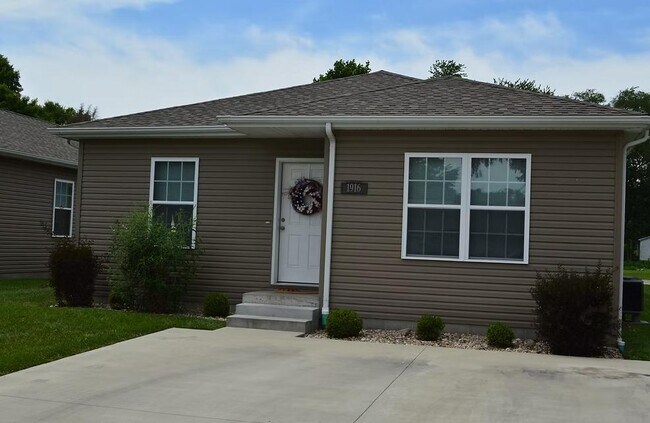 Foto del edificio - 1916 S 18th St