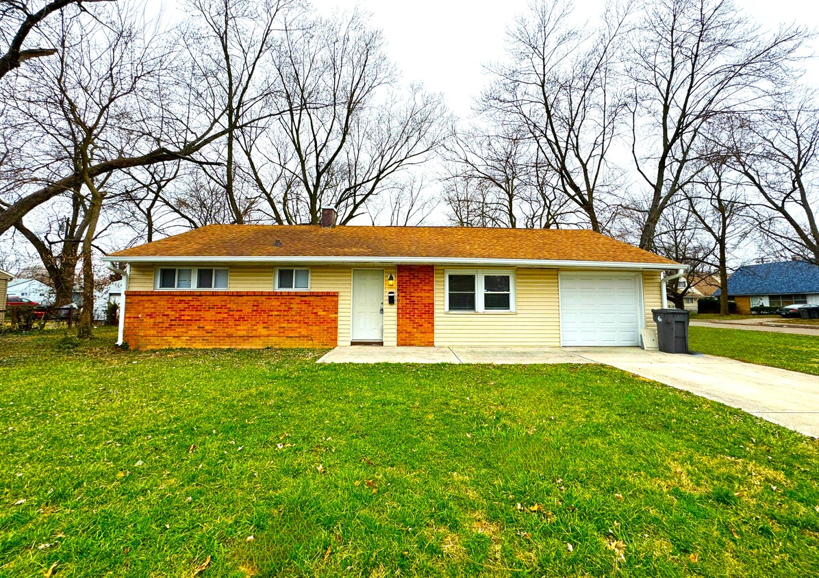 Primary Photo - 3940 N Webster Ave