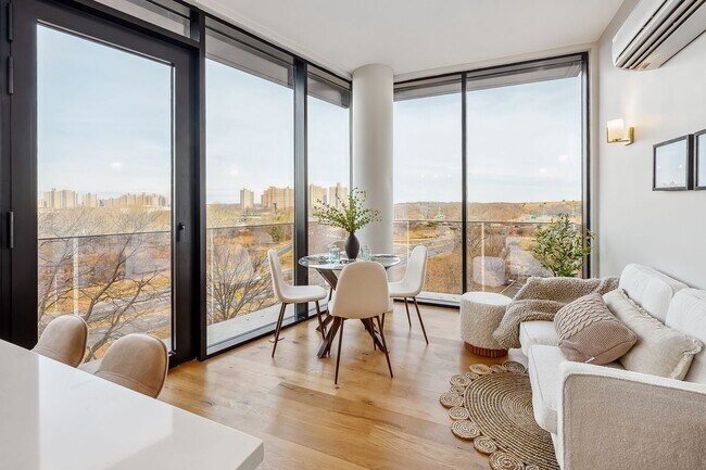 Foto del edificio - 1890 Pelham Pky