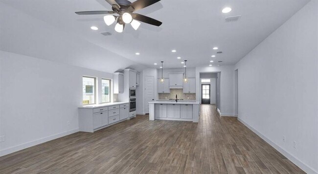 Foto del edificio - 535 Oakview Bend Dr