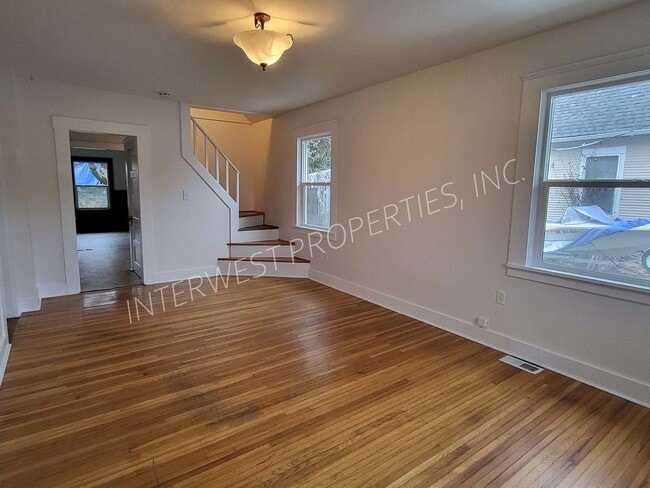 Building Photo - 329 SE 79th Ave