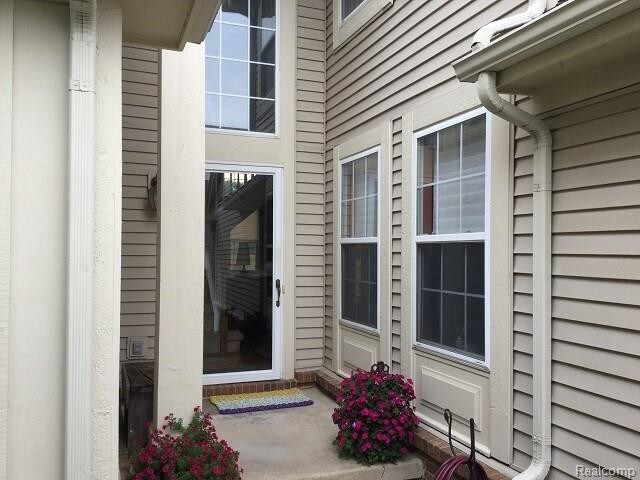 Building Photo - 1752 Thistle Dr