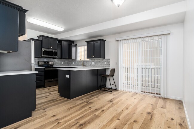 Building Photo - 6789 Bottlebrush Ln
