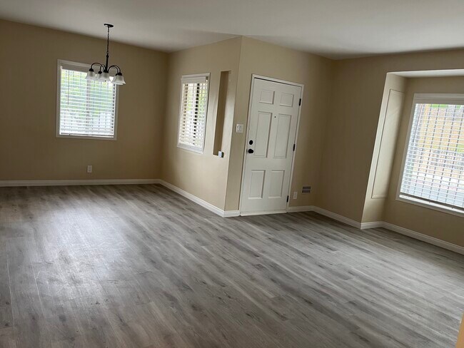 Dining Room - 1926 Cyril Ave