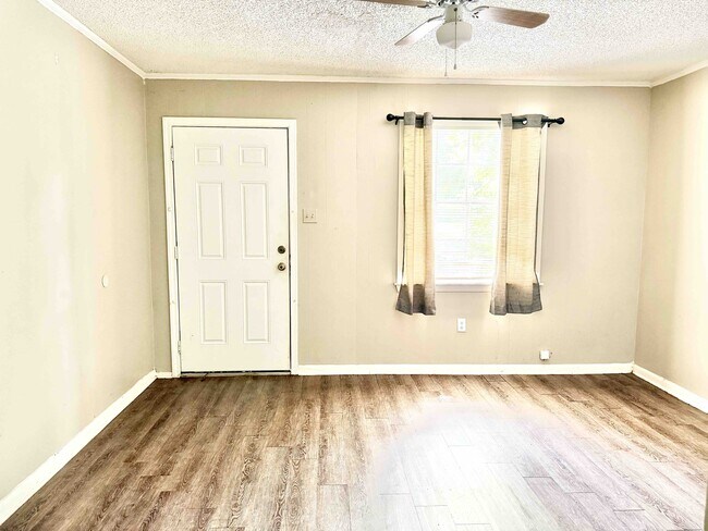 Foto del edificio - 2030 Colorado St