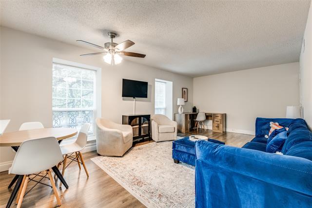 Foto principal - 5214 Fleetwood Oaks Ave