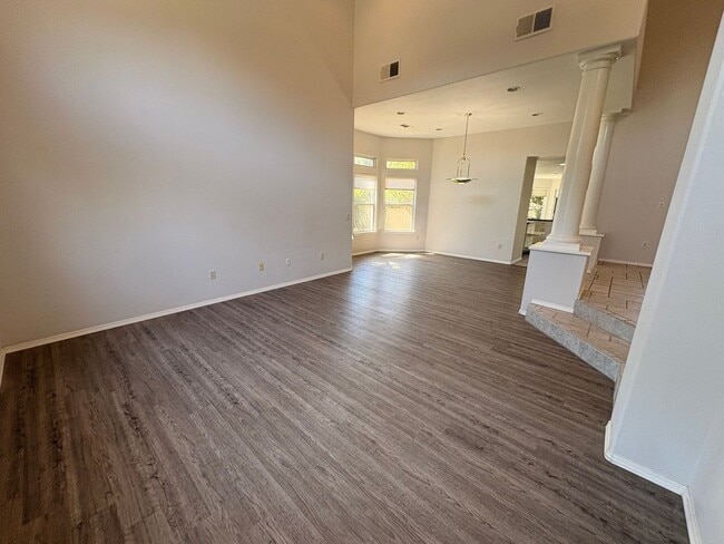 Building Photo - Beautiful 3 Bedroom Home in a Gated Community
