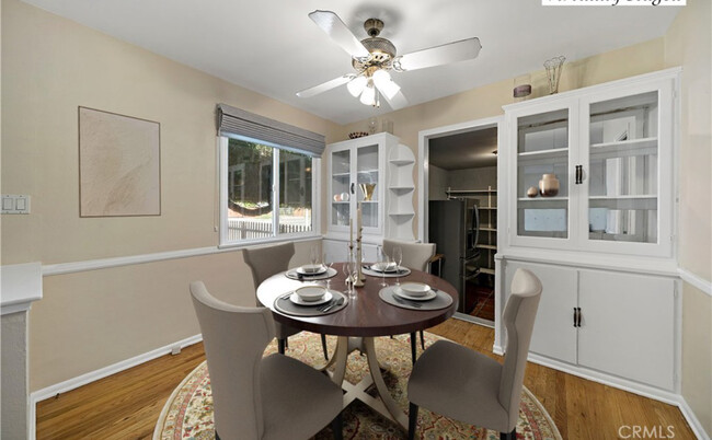 Dining room - 21016 Saticoy St