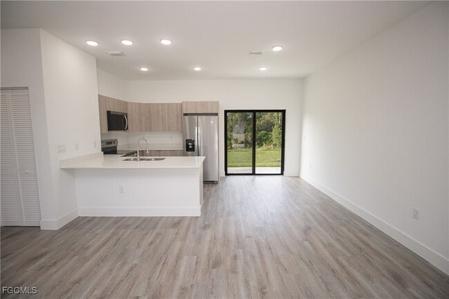 Foto del edificio - 1150 Darling St E