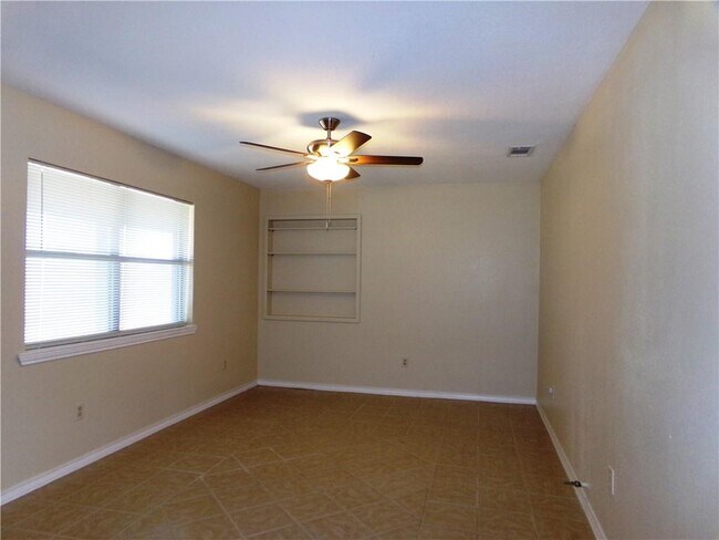 Building Photo - 15405 Harry Lind Rd