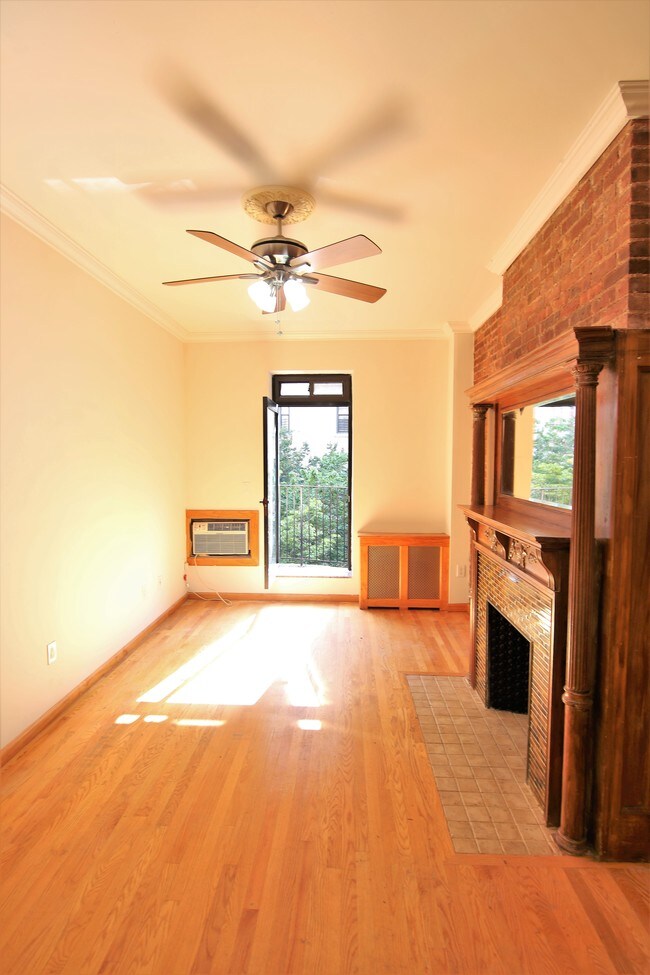 Building Photo - 315 W 100th St